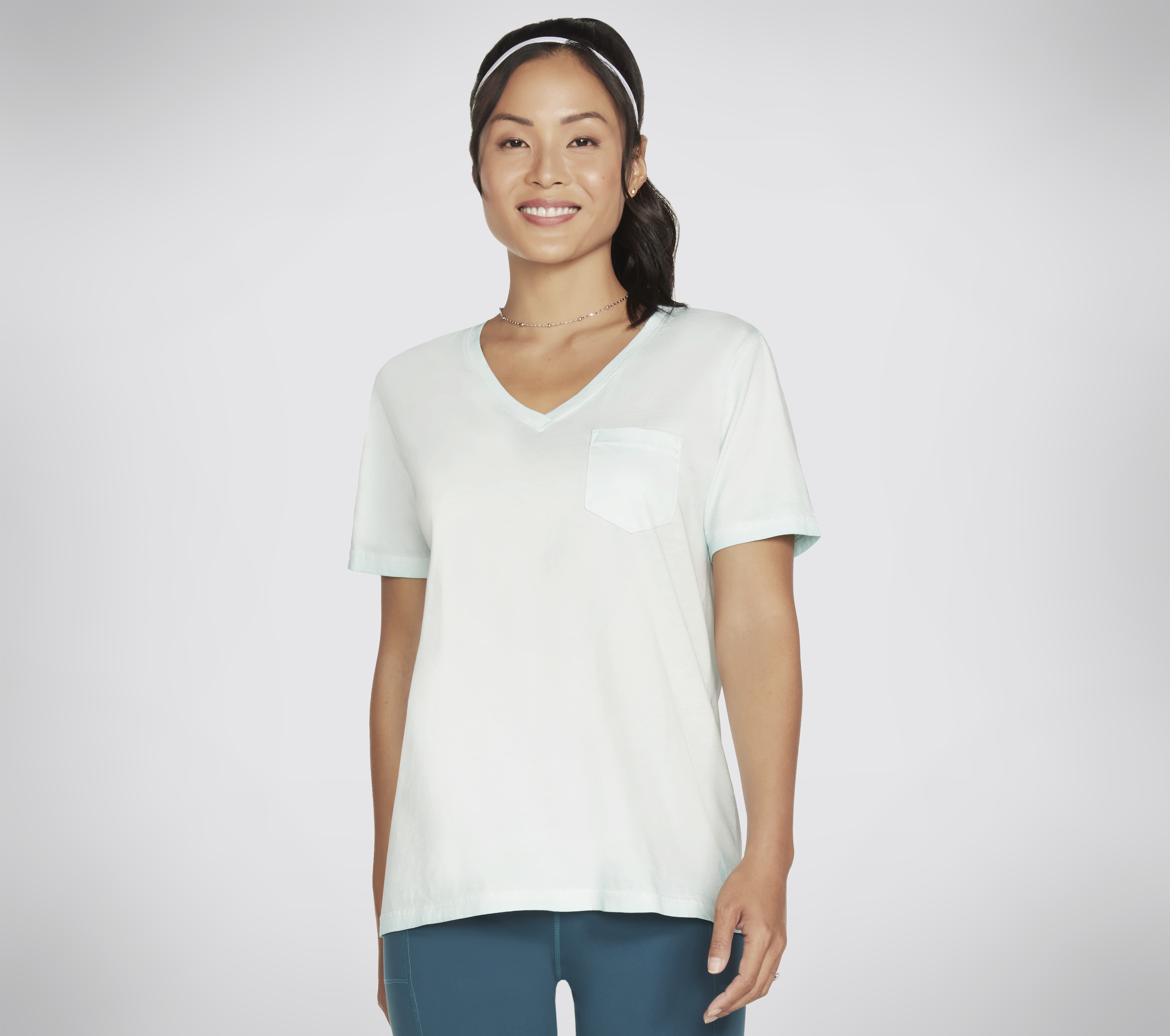 Skechers Diamond Wash Hatha V-Neck Pocket camiseta en Agua, talla Grande