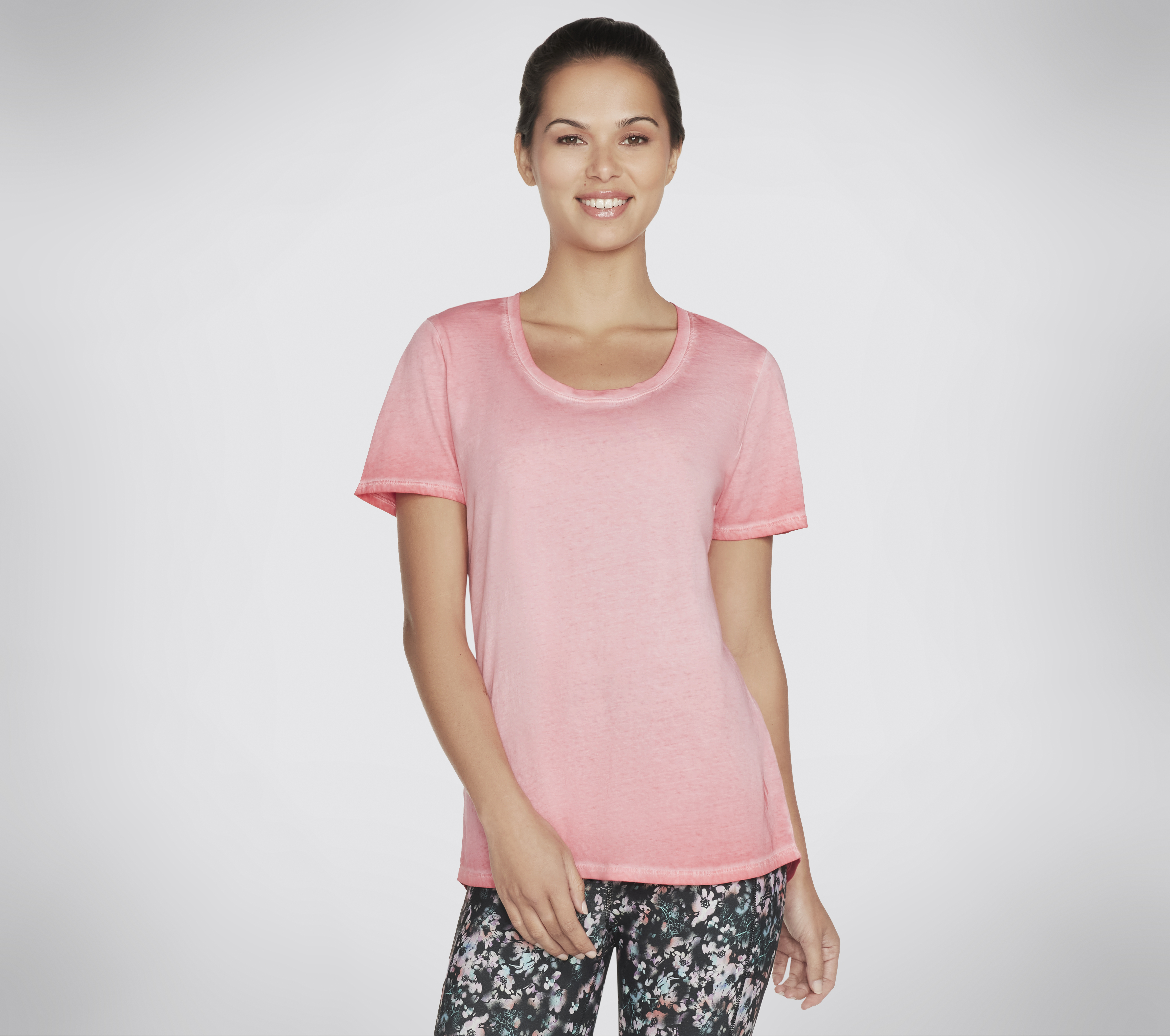 Skechers Diamond Wash Hatha Scoop Neck Tunic camiseta en Coral, talla XS