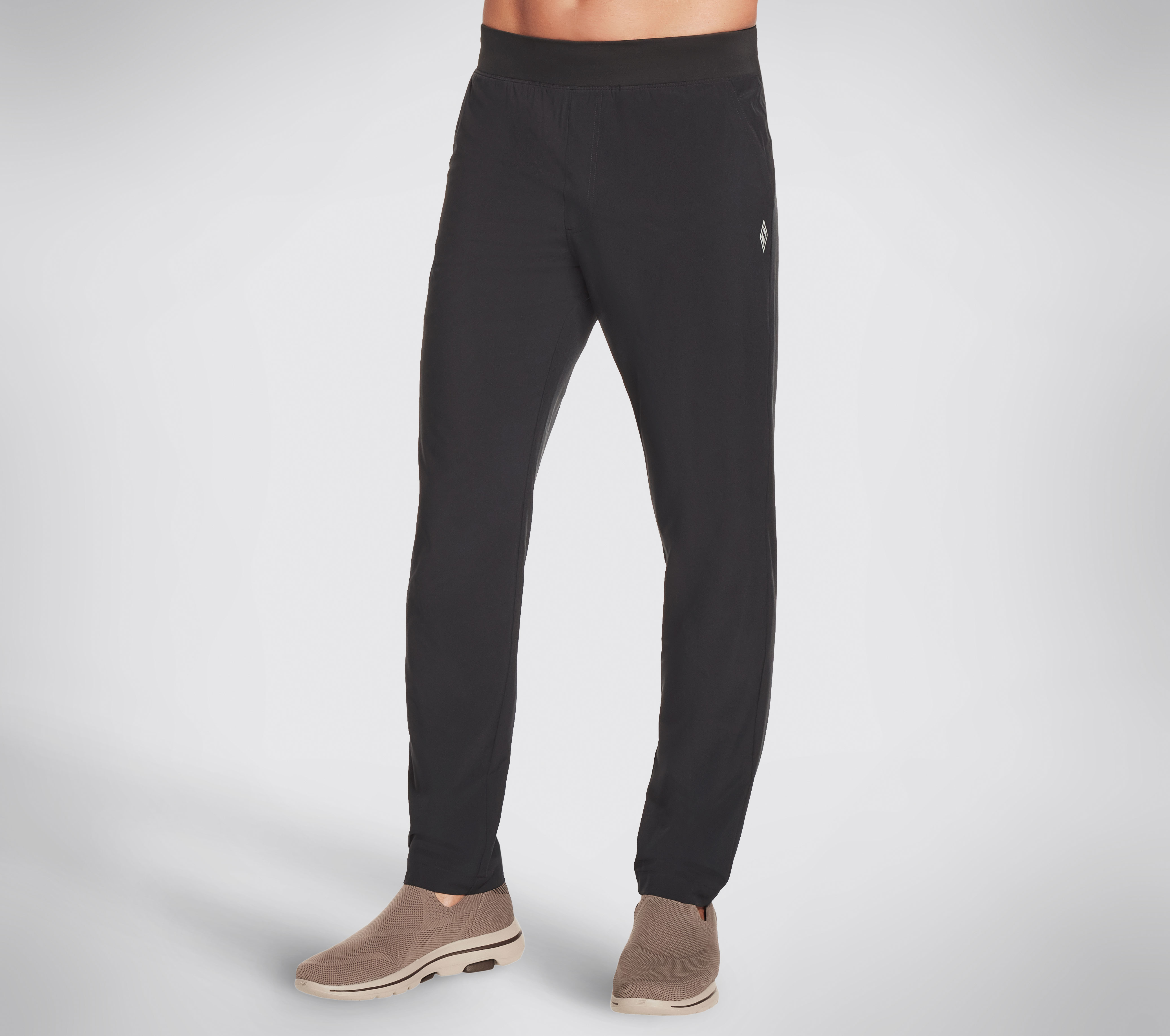 Skechers GO WALK Action Pant en Negro, talla Pequeña