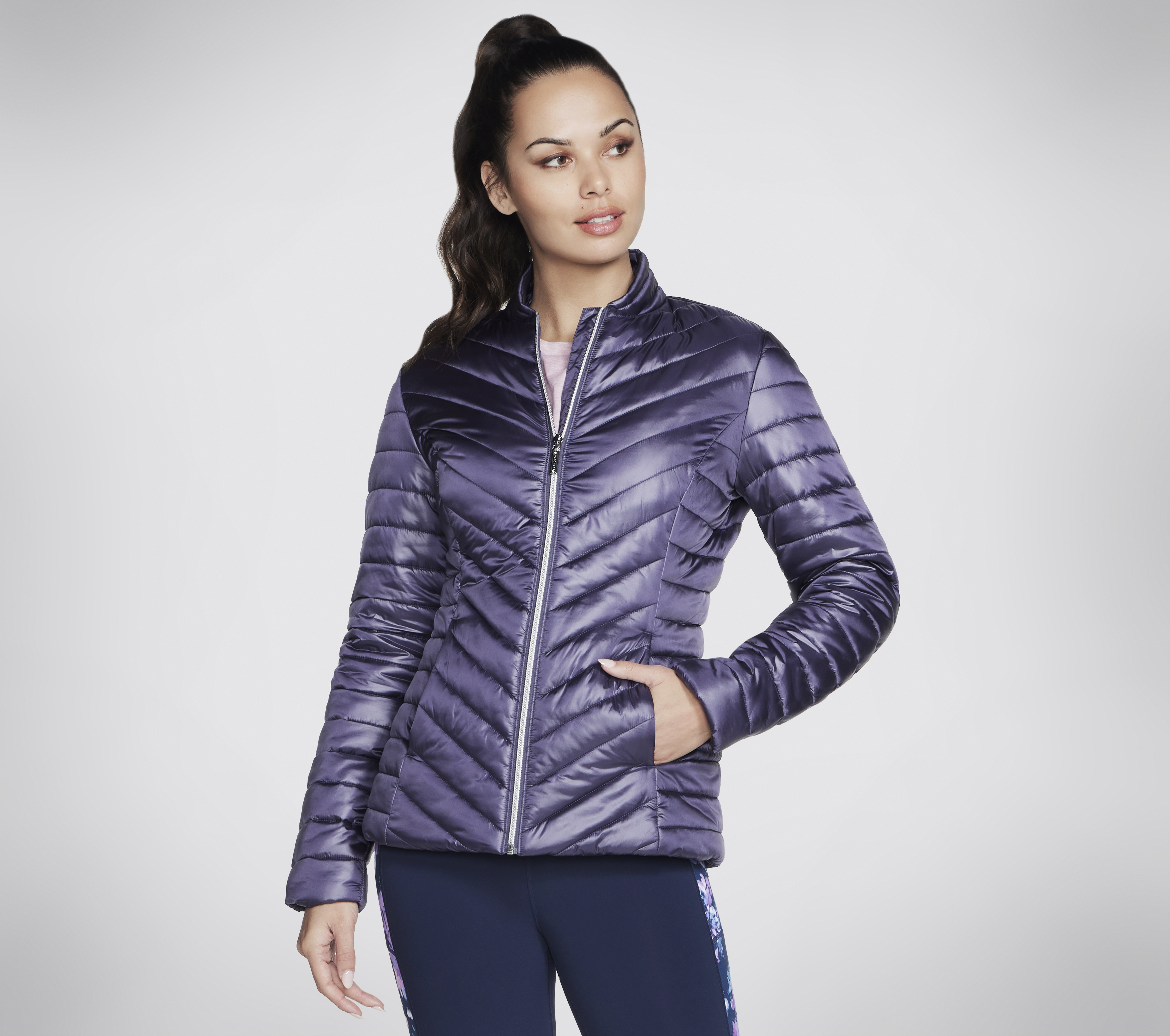 Skechers GO SHIELD Shine chaqueta en Morado/Marengo, talla Grande