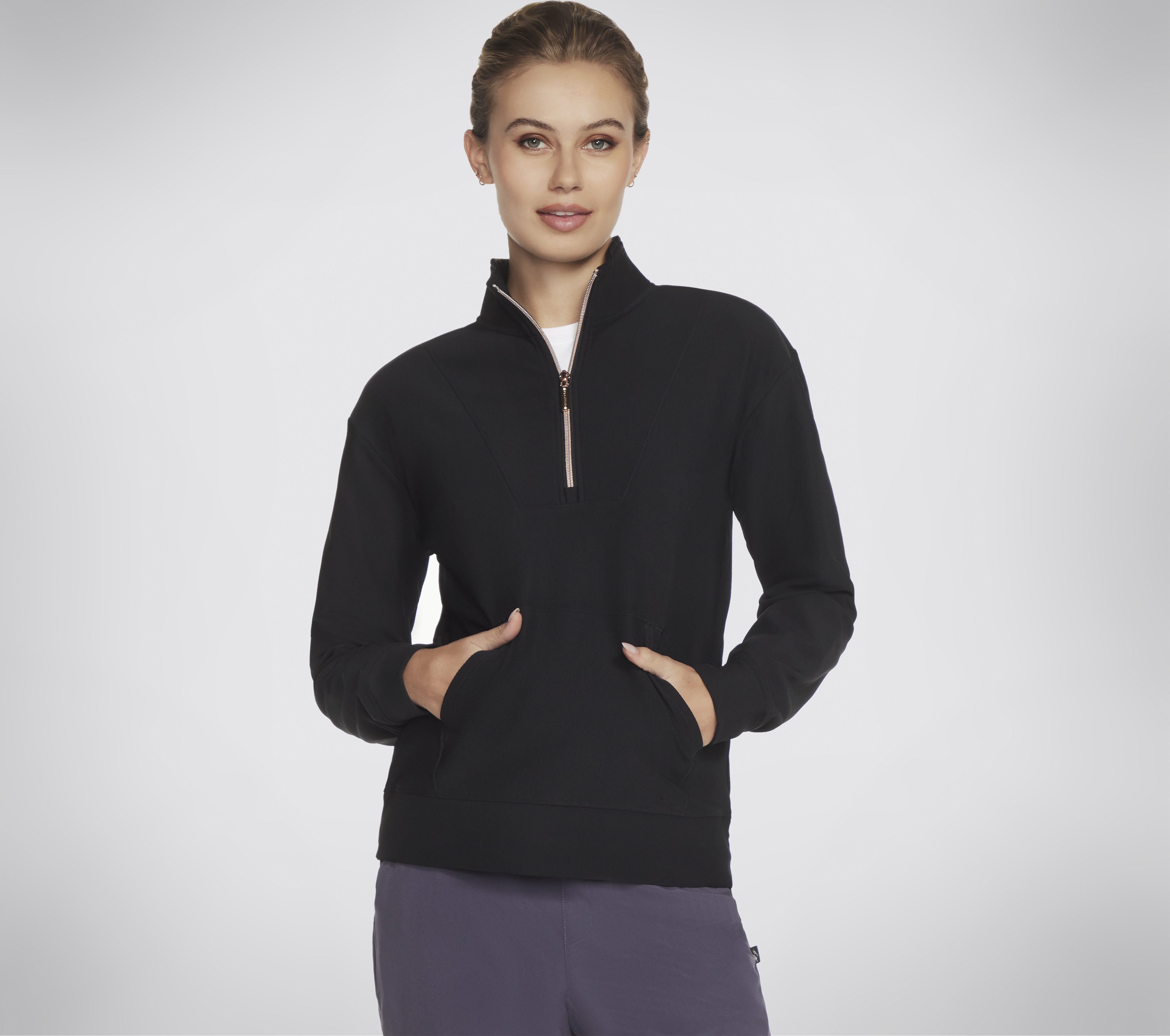 Skechers GO LUXE Rib 1/4 Zip en Negro, talla Pequeña