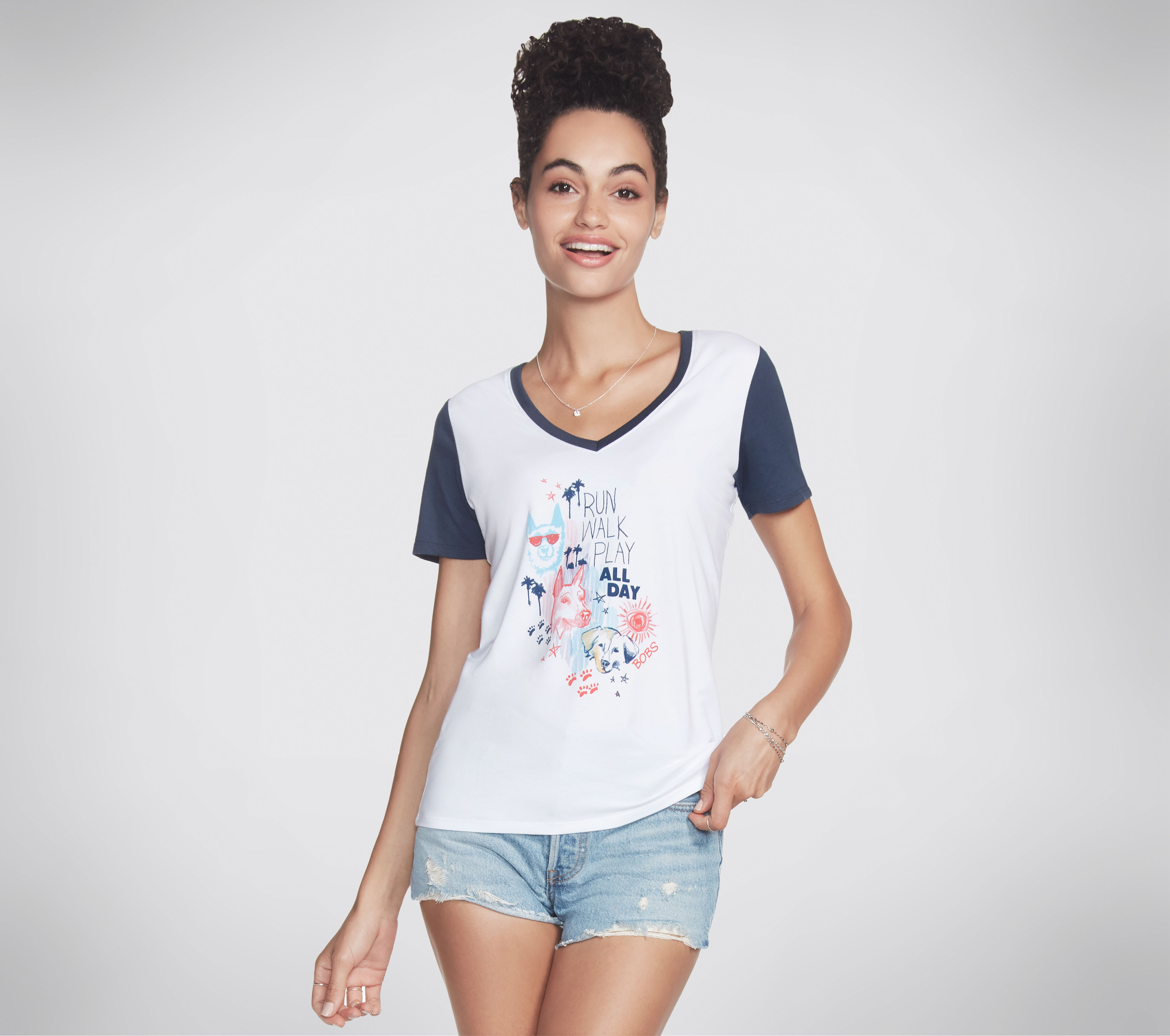 Skechers BOBS Apparel Run Walk V Neck camiseta en Blanca, talla XS