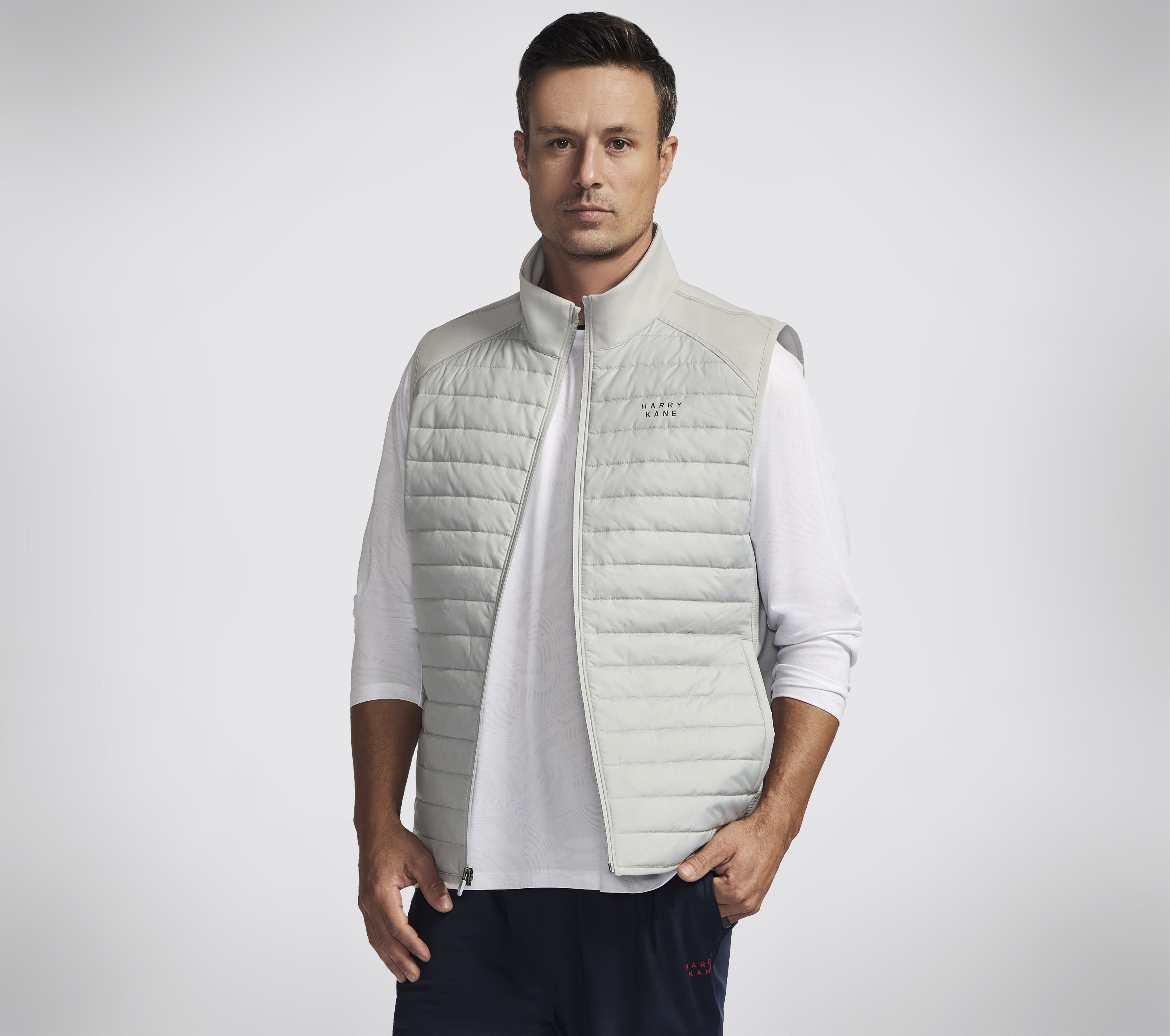 Skechers HK GO SHIELD Hybrid Vest en Gris Claro, talla Grande